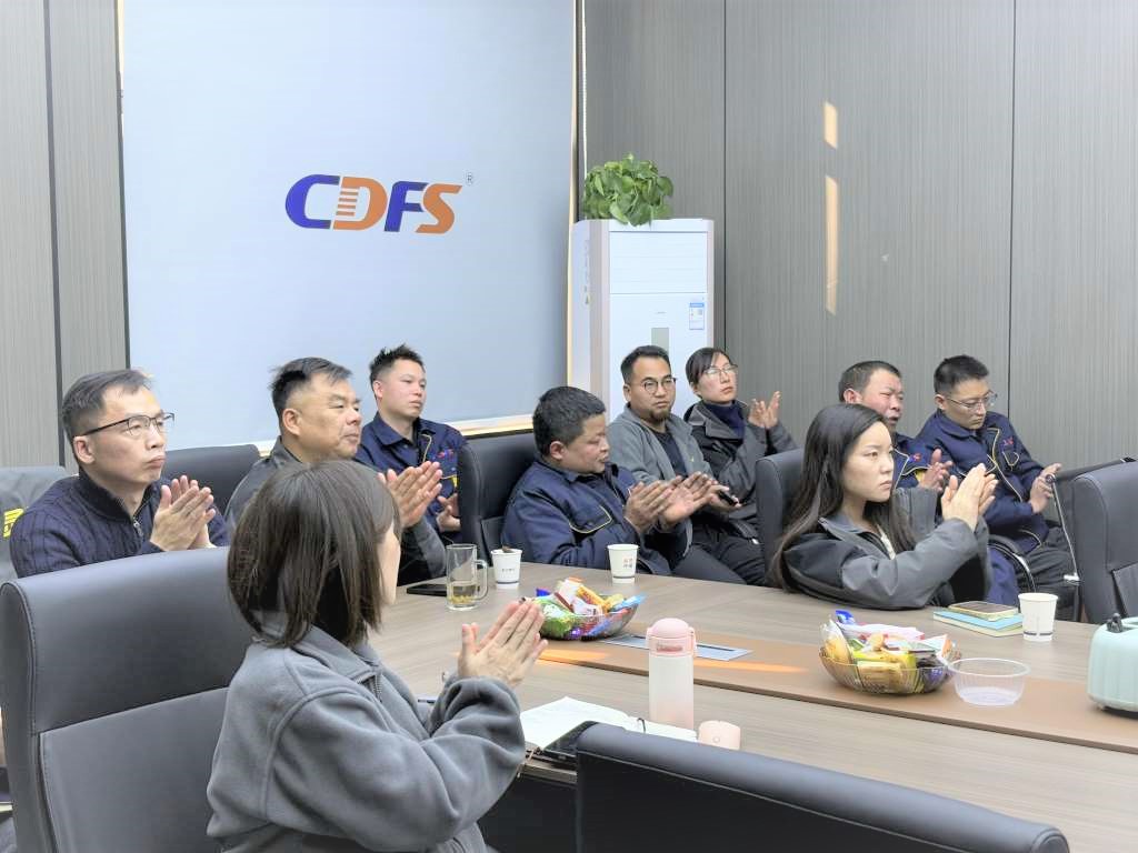 多靈年度經營分析會盛況啟幕，共繪2025發(fā)展新藍圖